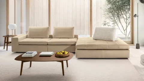 Design sofa with Loungey peninsula by Calligaris